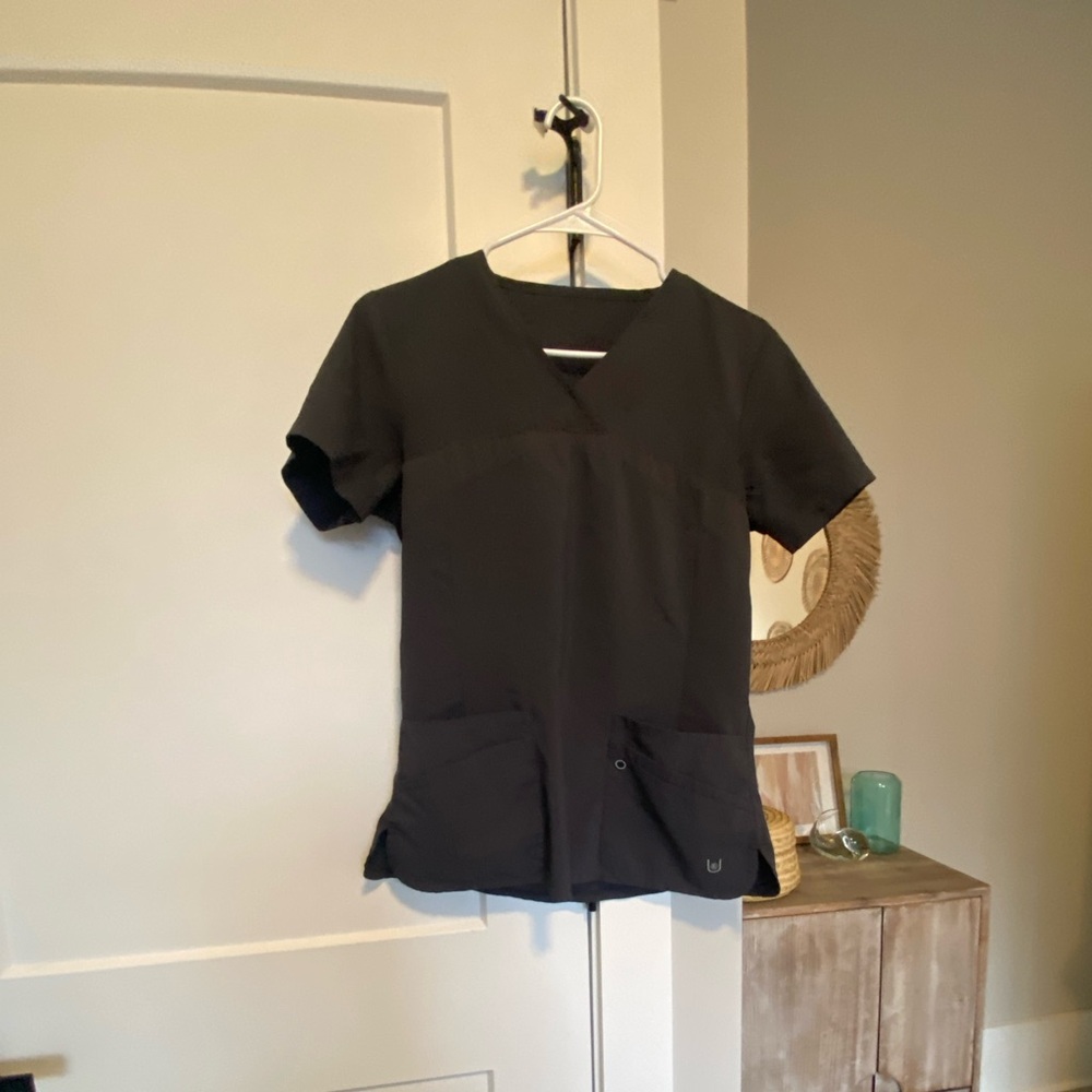 BUNDLE ⭐️Green, Teal and Black Scrub Tops - Picture 2 of 5